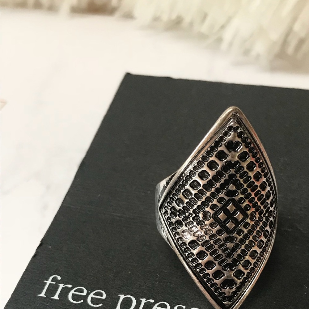 Rustic// Silver Ring - Picture 3 of 3